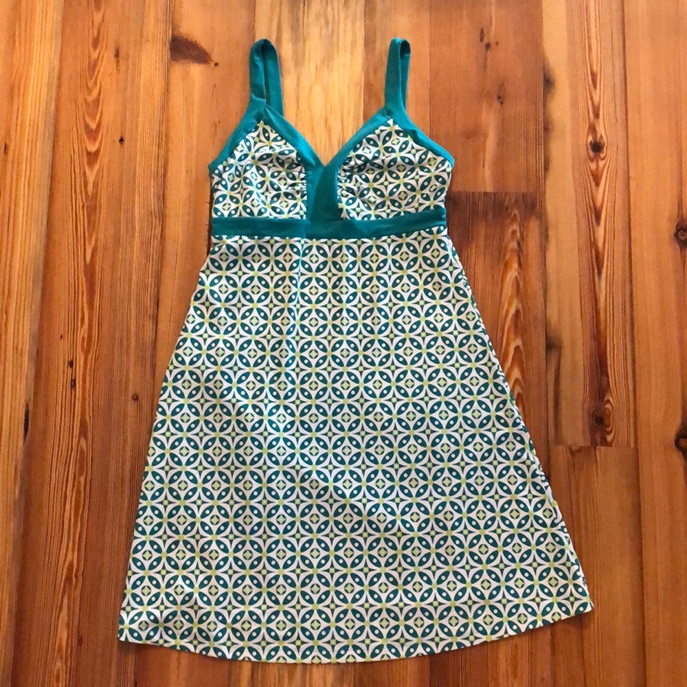 Patagonia dress size medium, green